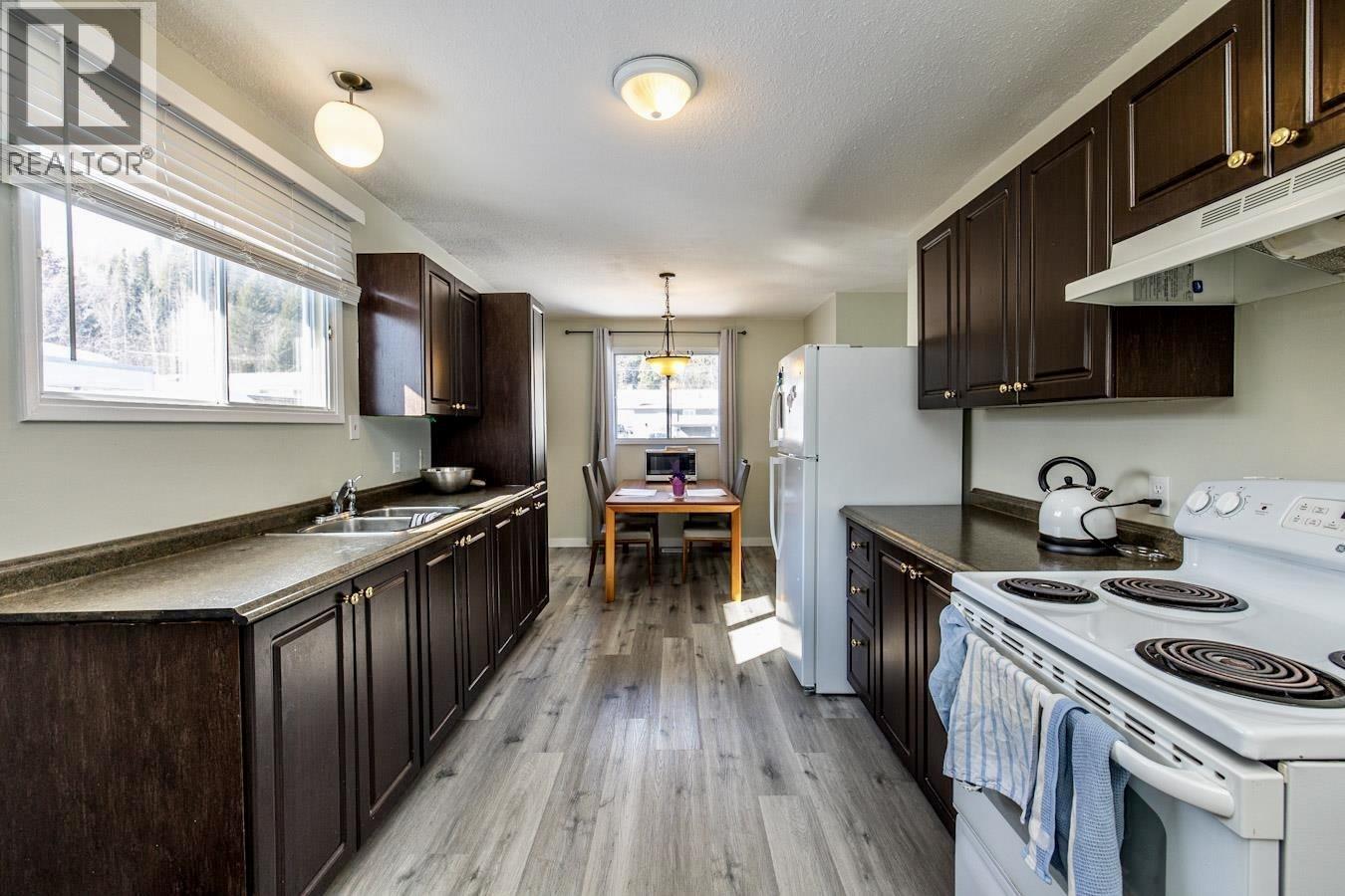 184 THACKER CRESCENT - 9