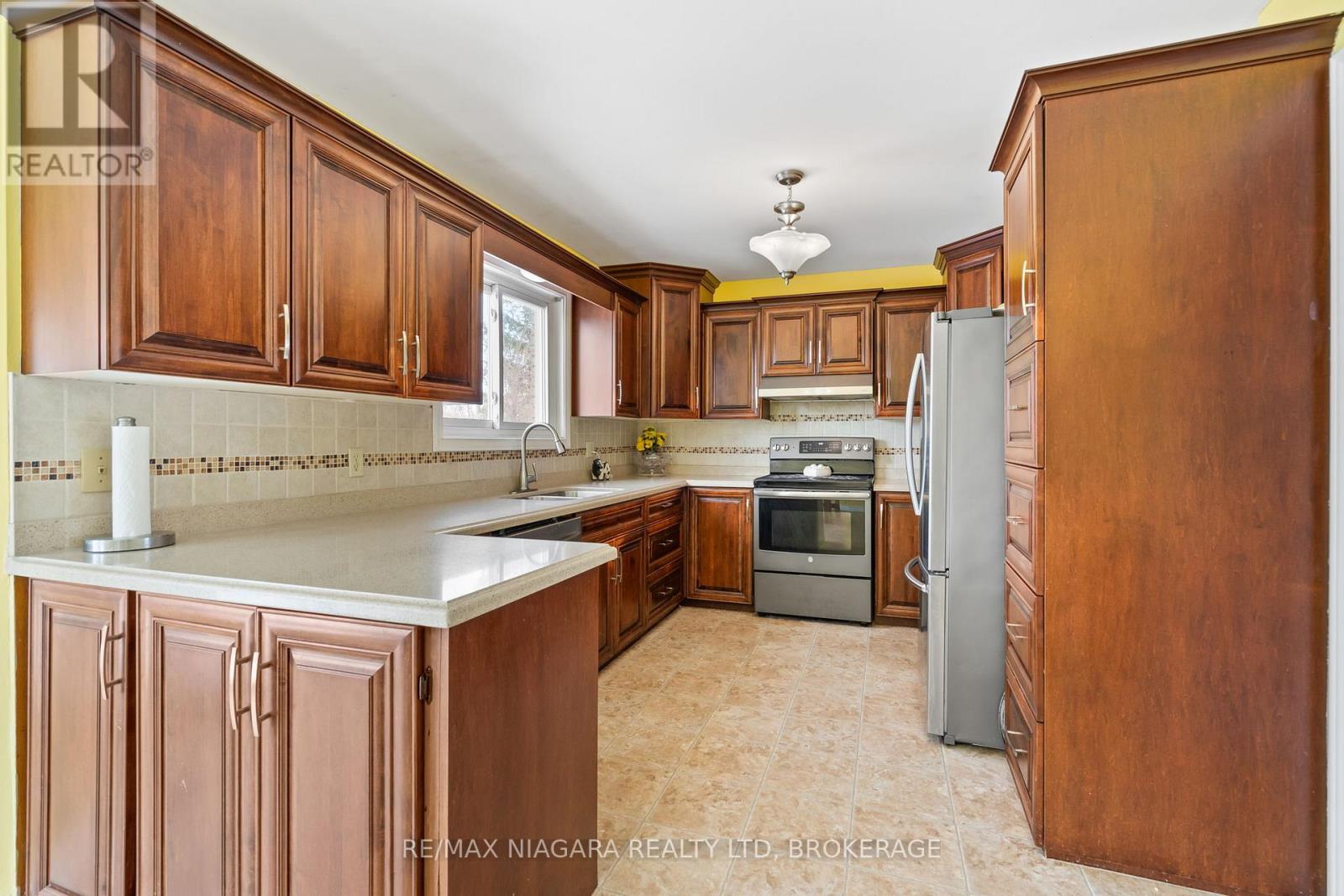 231 WEST SIDE ROAD - 10