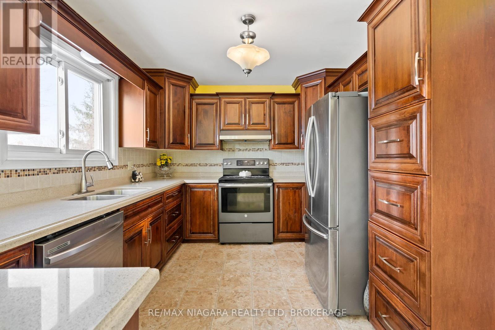 231 WEST SIDE ROAD - 11