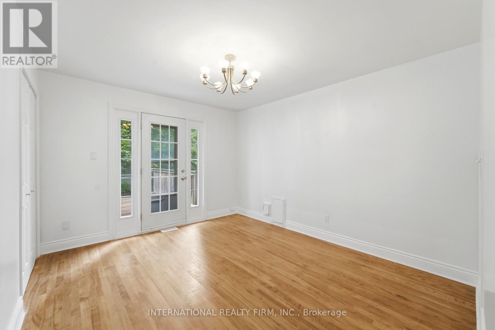 1213 ERINDALE DRIVE - 11