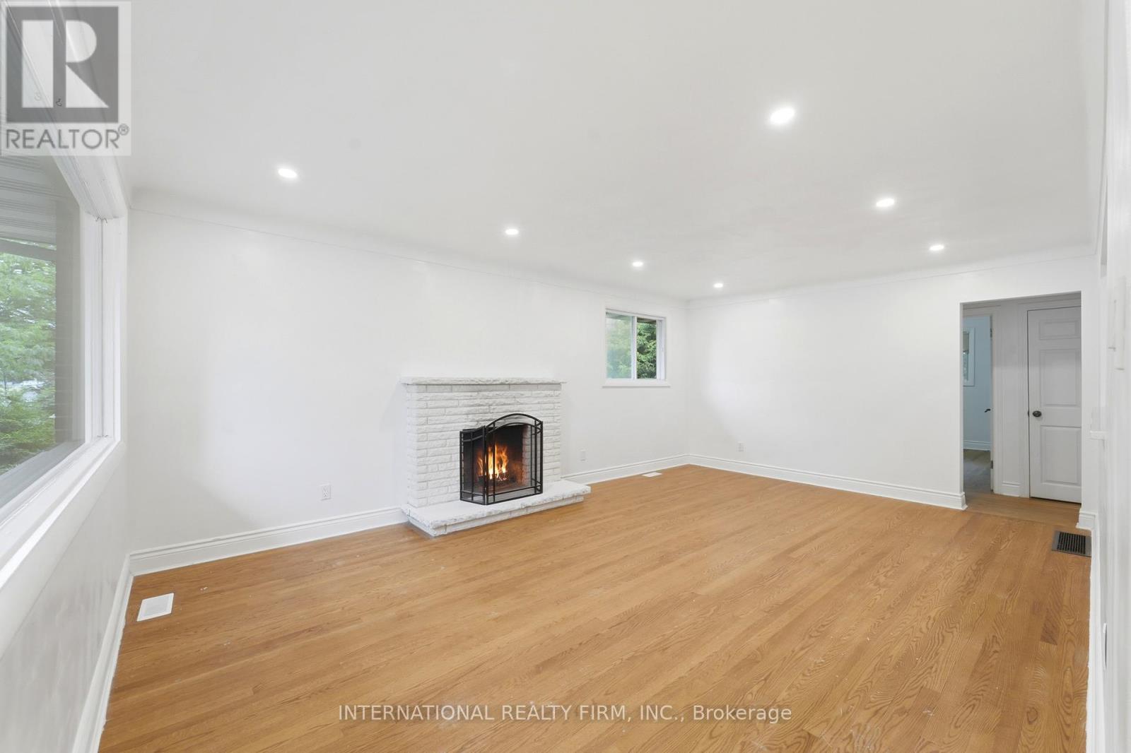 1213 ERINDALE DRIVE - 3