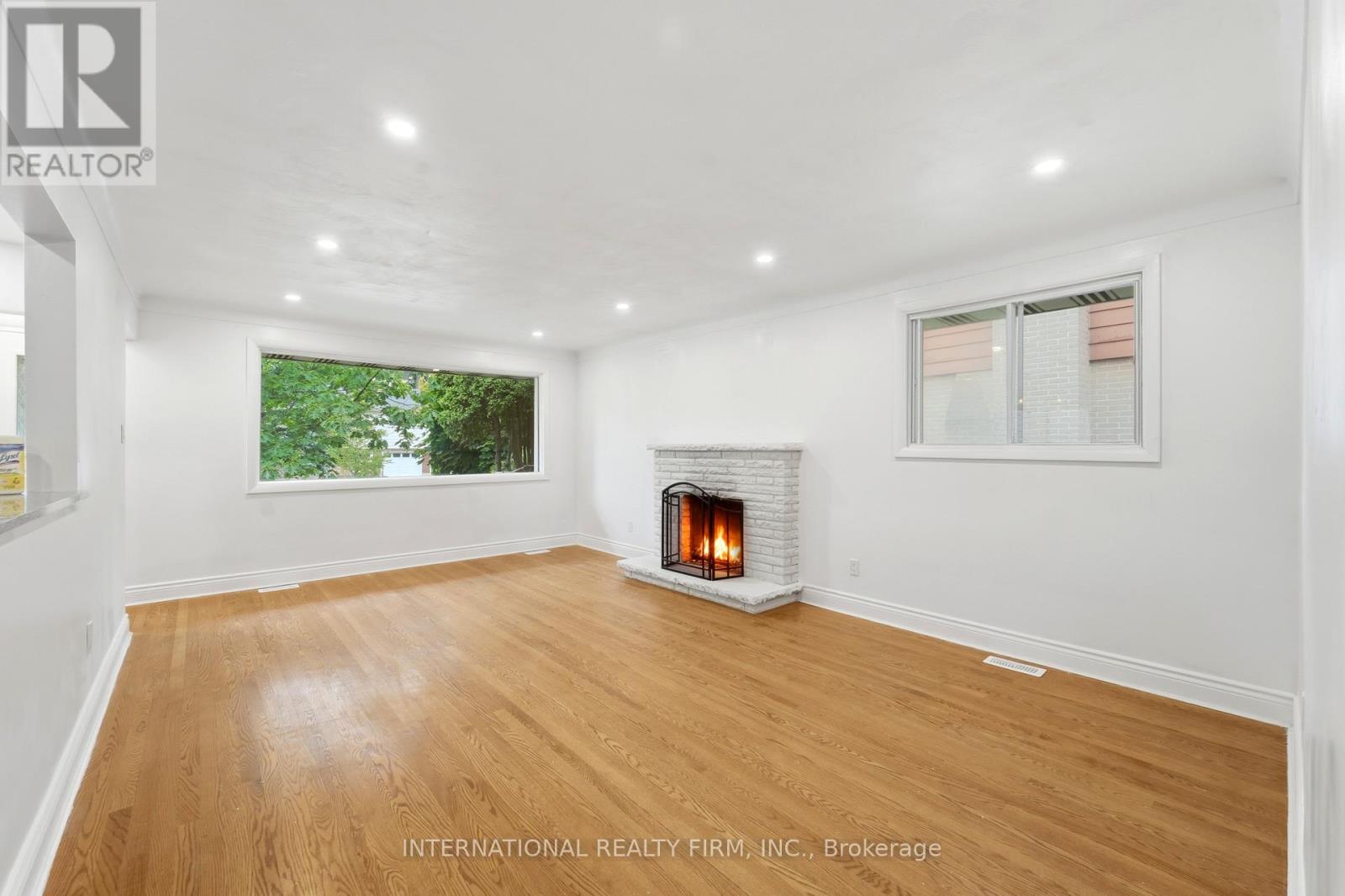 1213 ERINDALE DRIVE - 5