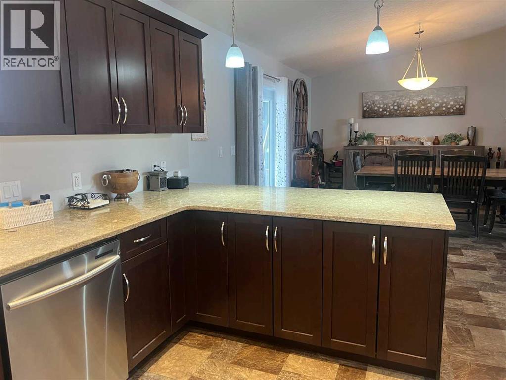807 8A Street — photo 7