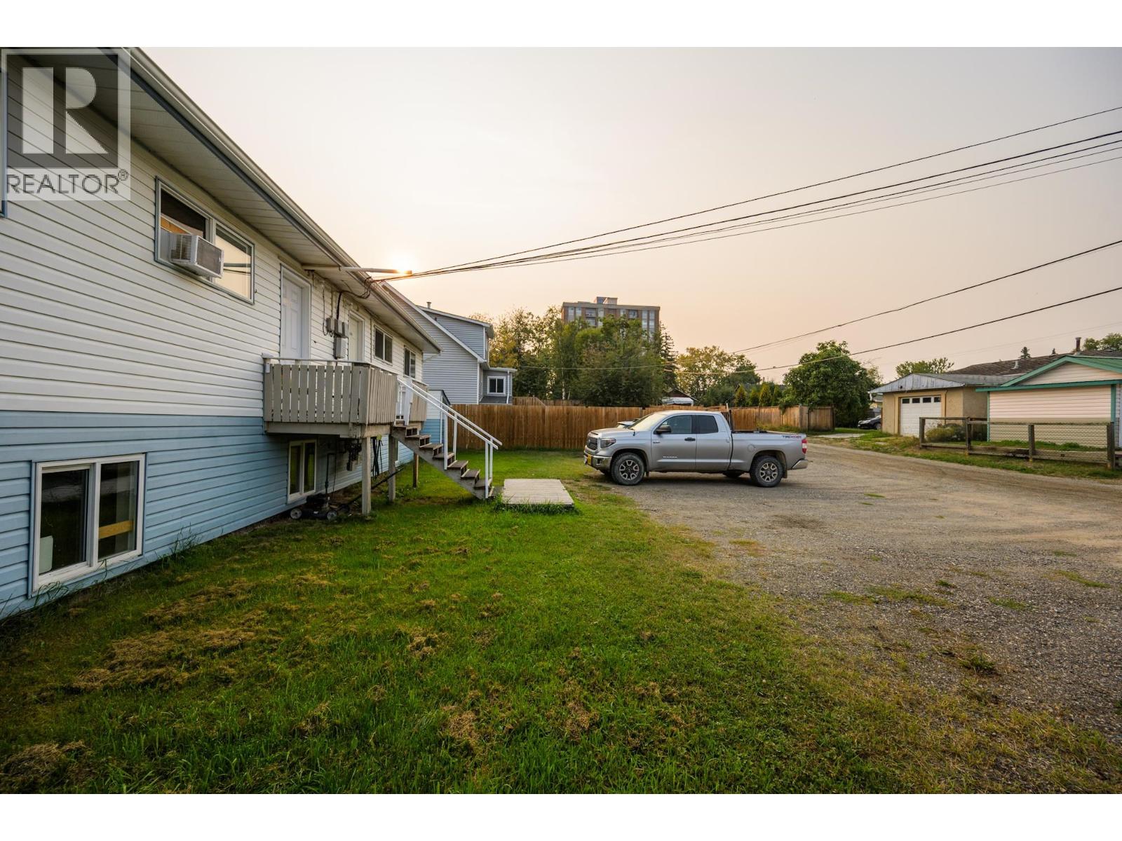 1200-1208 CUDDIE CRESCENT - 7