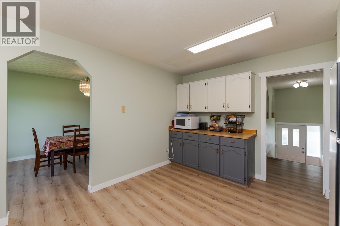3808 GRACE CRESCENT - 11