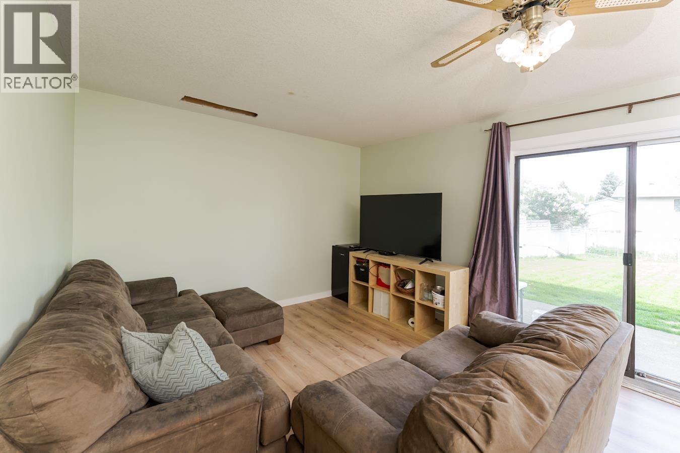 3808 GRACE CRESCENT - 22