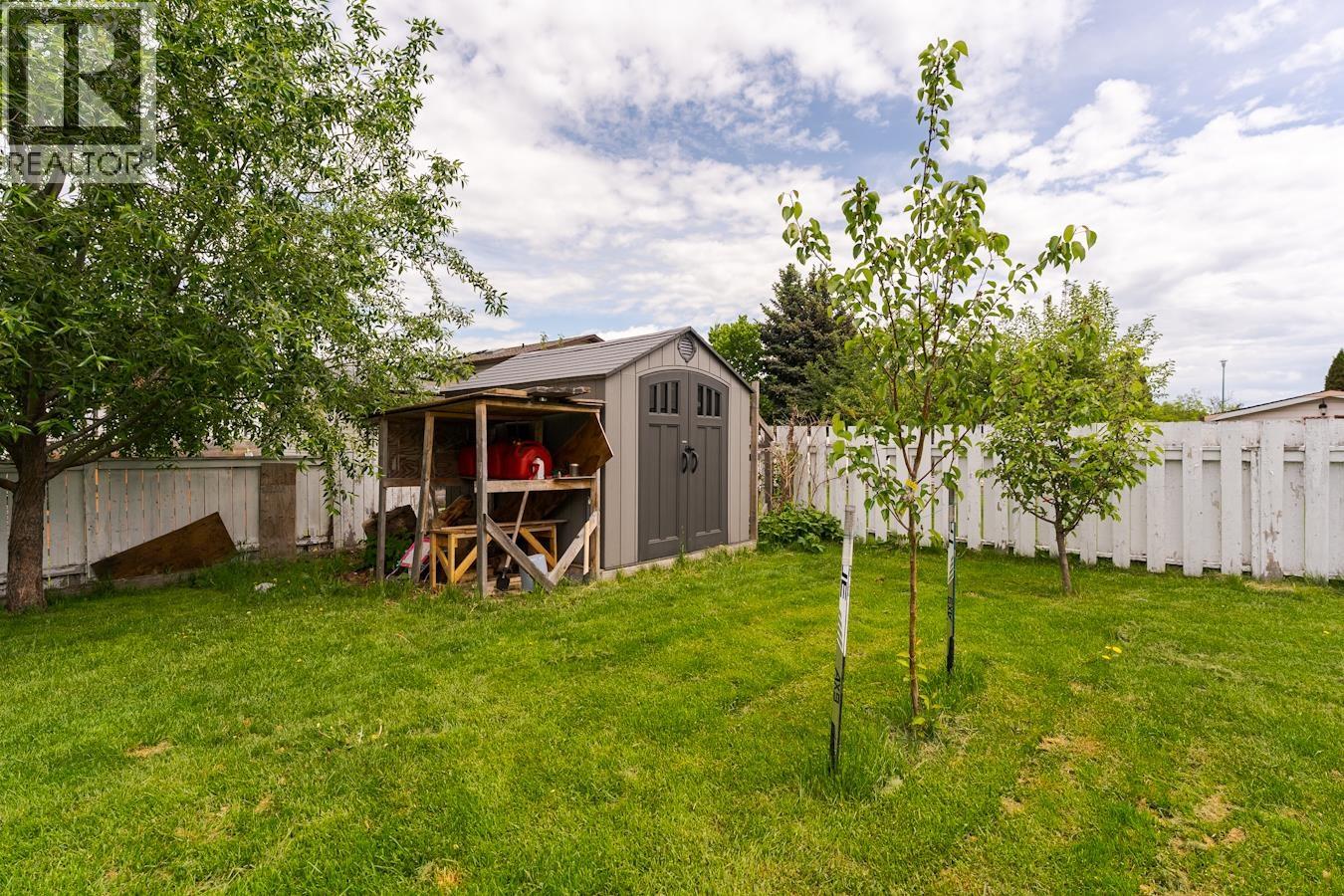 3808 GRACE CRESCENT - 33