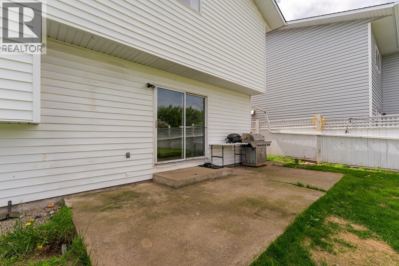 3808 GRACE CRESCENT - 30