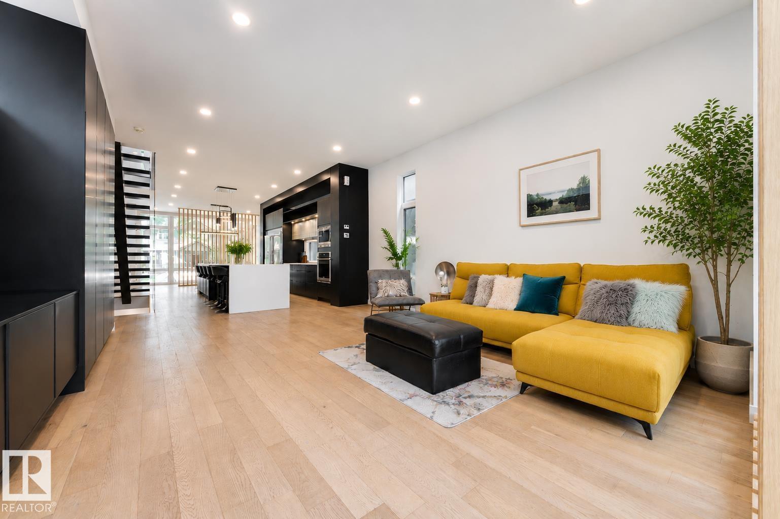 9108 117 Street NW - 14