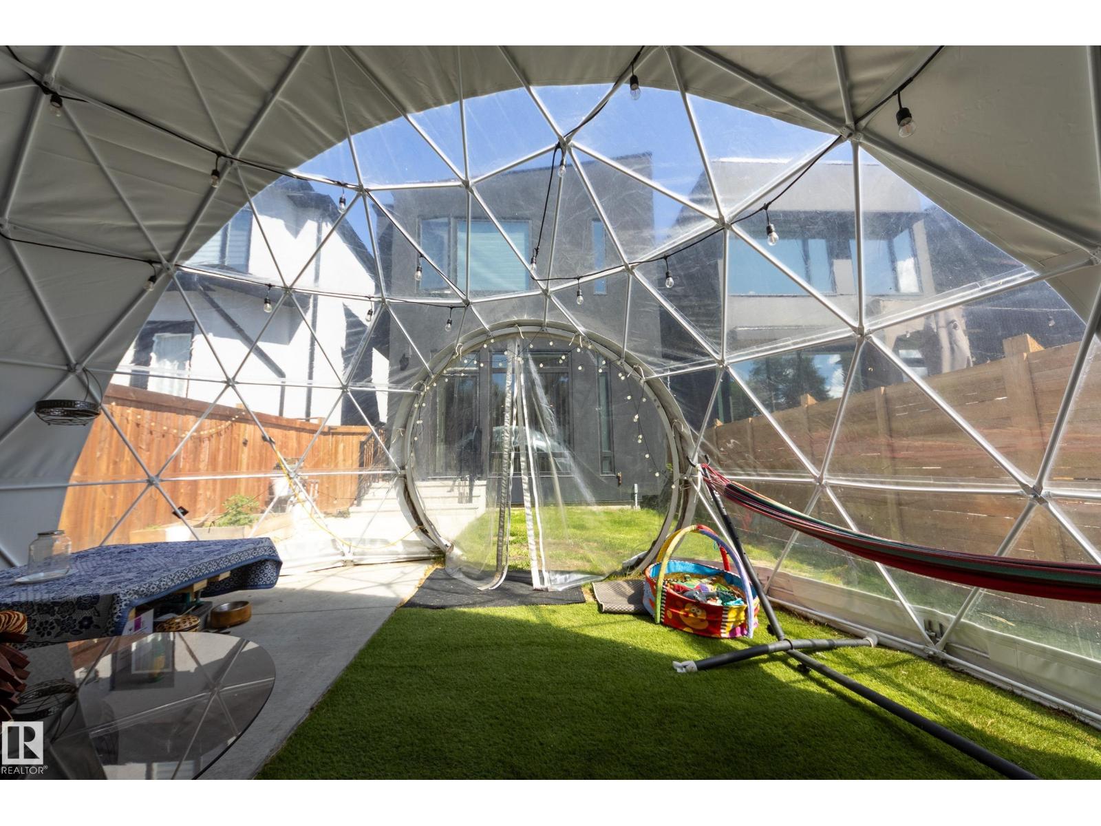 9108 117 Street NW - 39