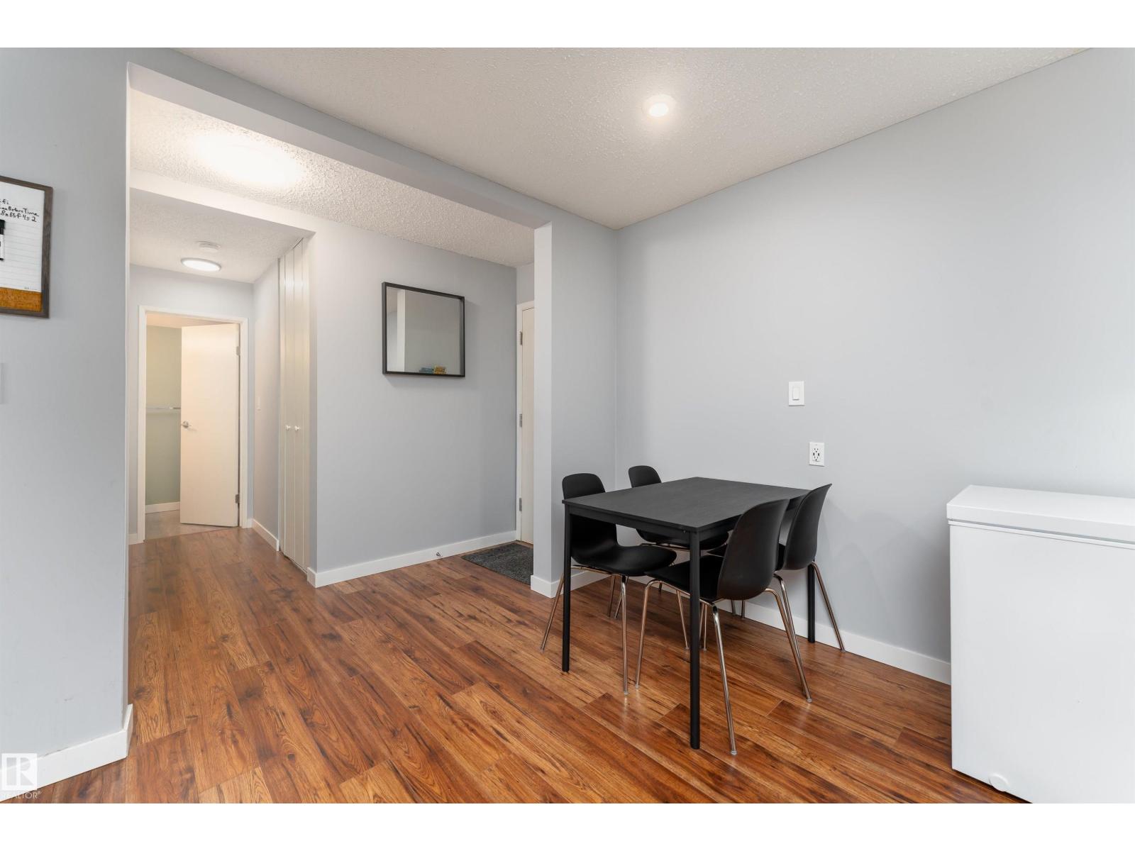 #26 10208 113 ST NW - 11