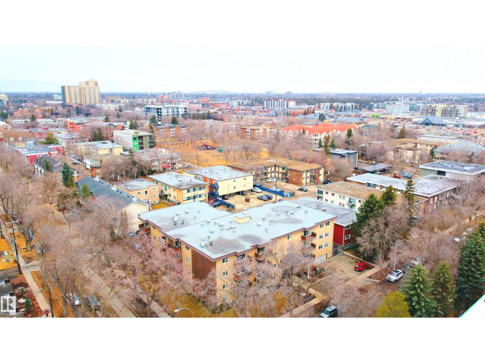 #26 10208 113 ST NW - 23