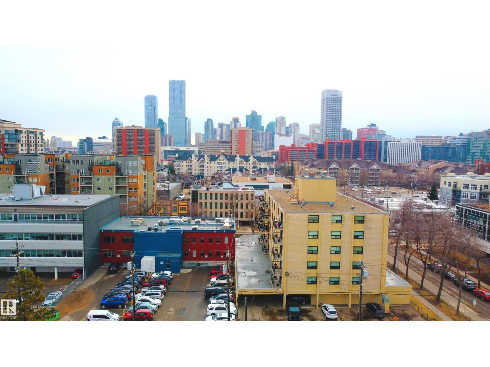 #26 10208 113 ST NW - 28