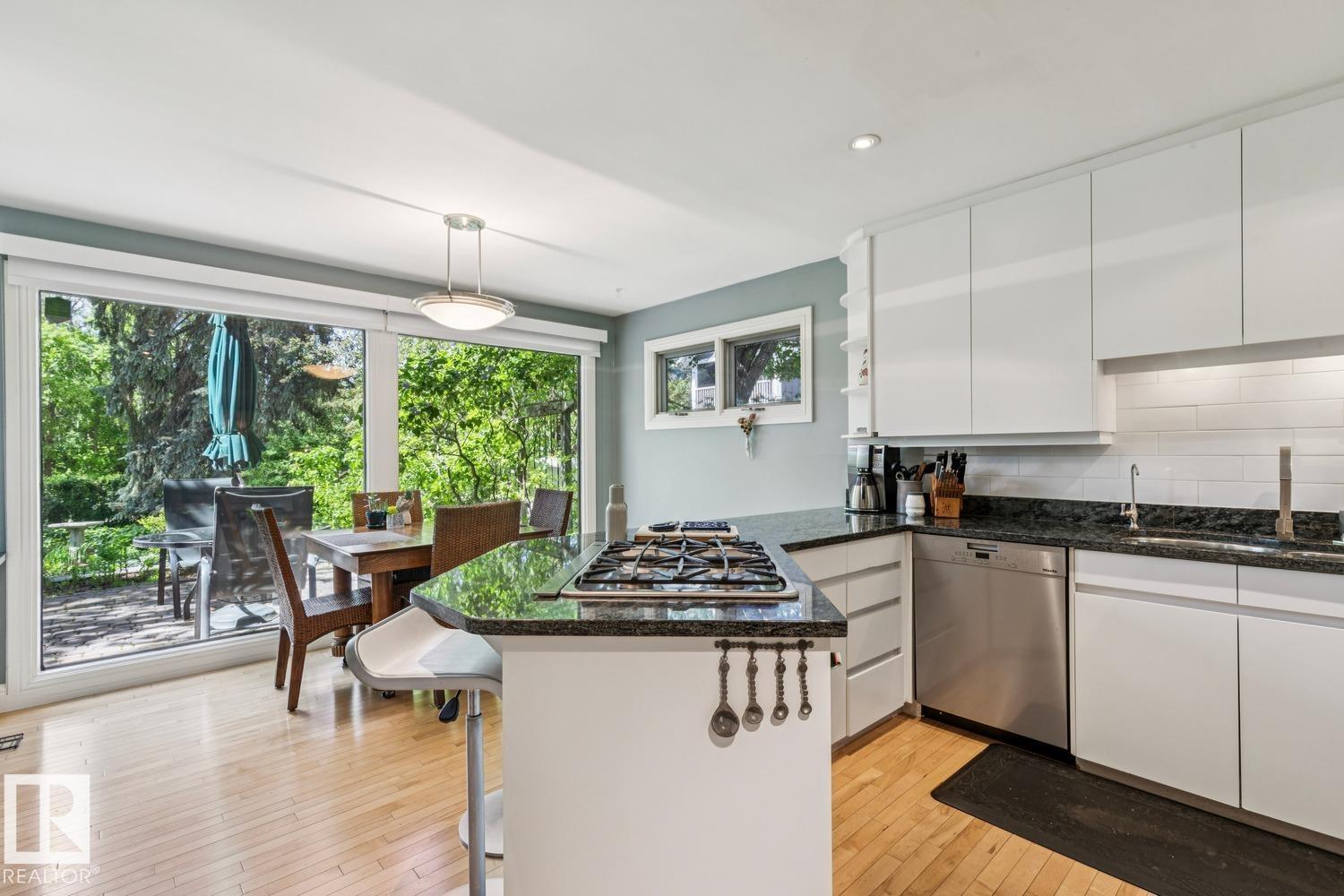 9425 97 ST NW — photo 9
