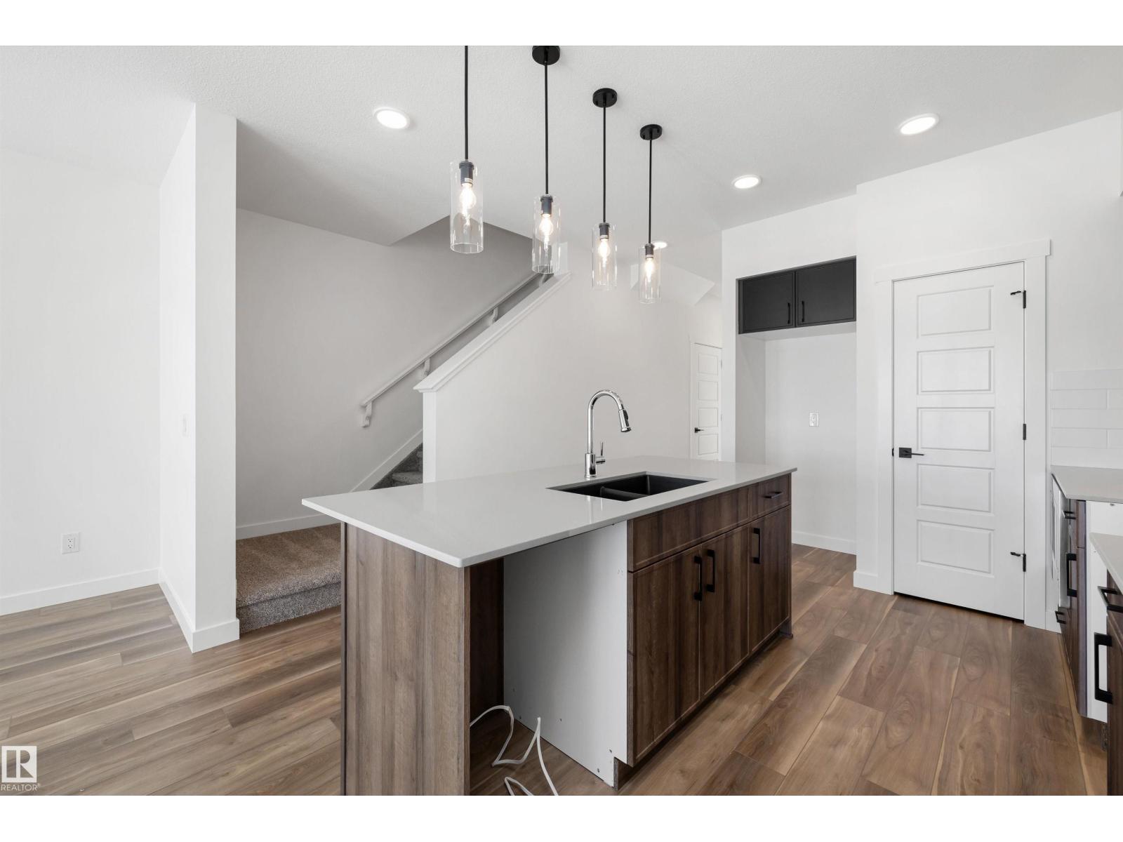 504 176 AV NE - 11