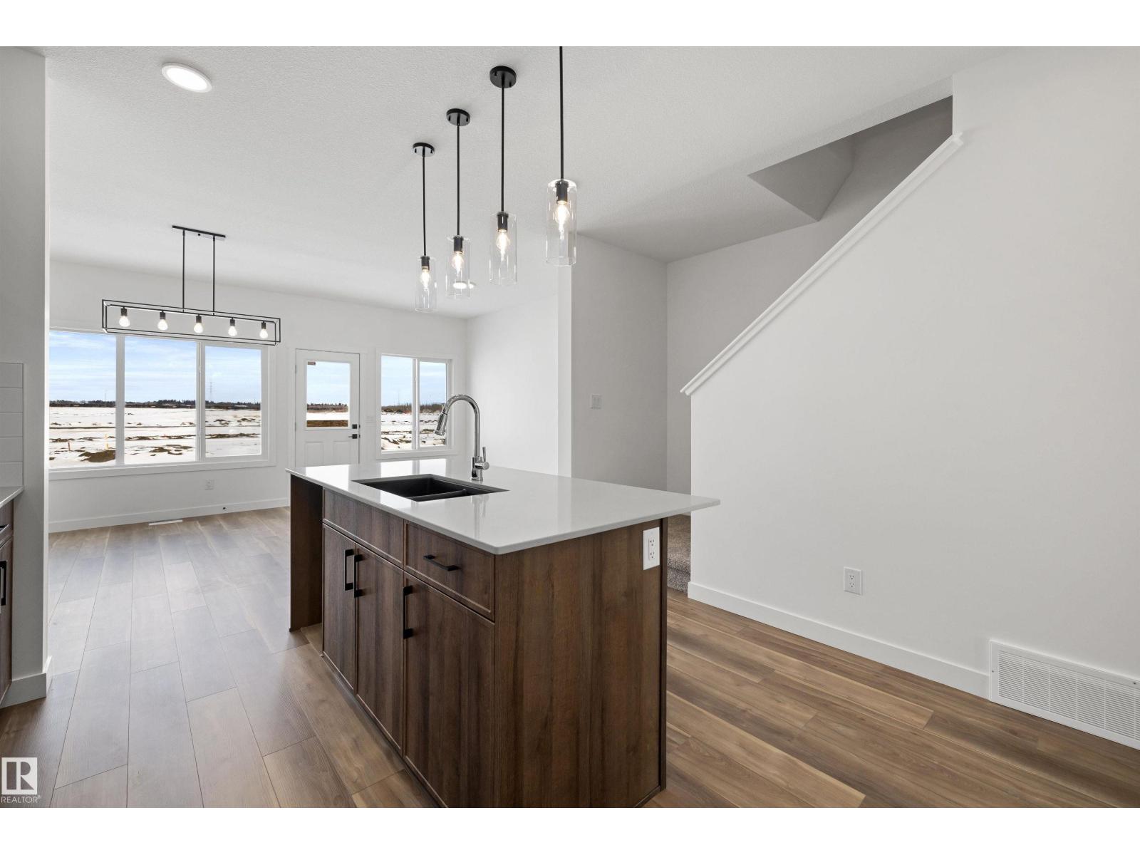 504 176 AV NE - 12