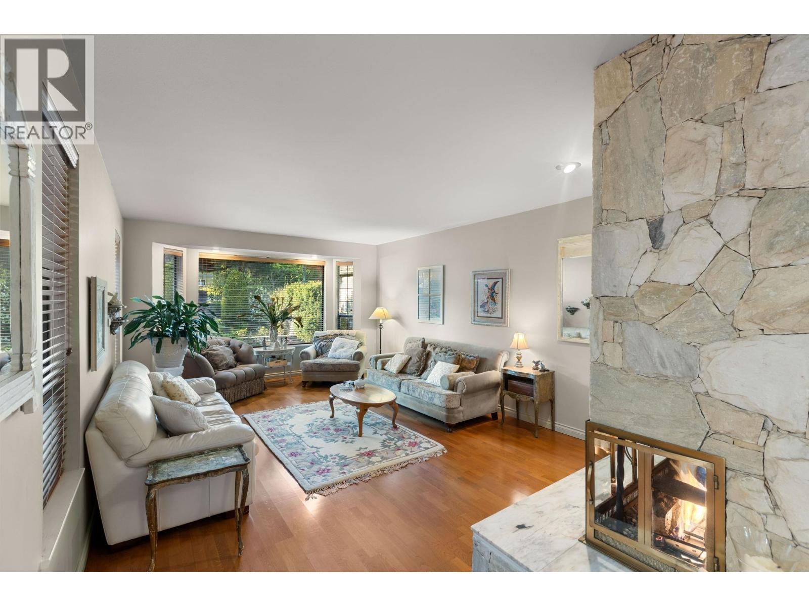 732 ROCHESTER AVENUE, Coquitlam