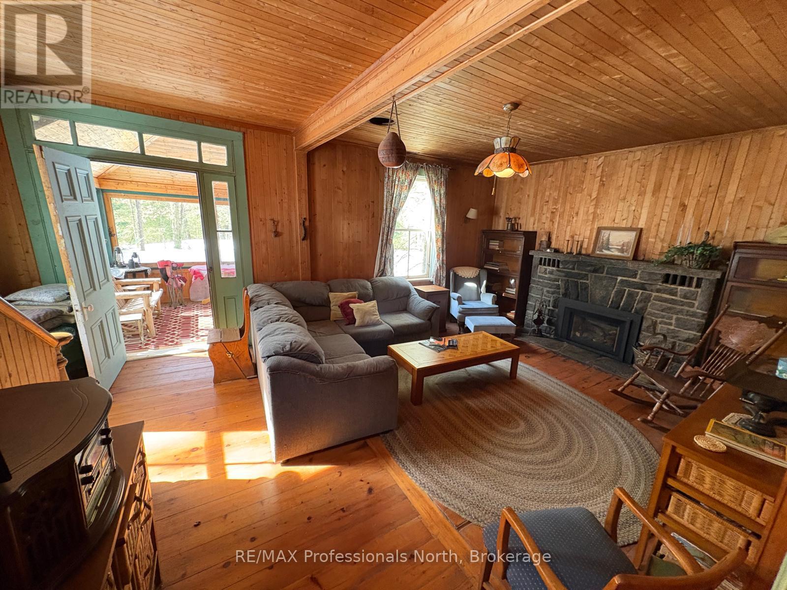 231 KAY ROAD W - 12