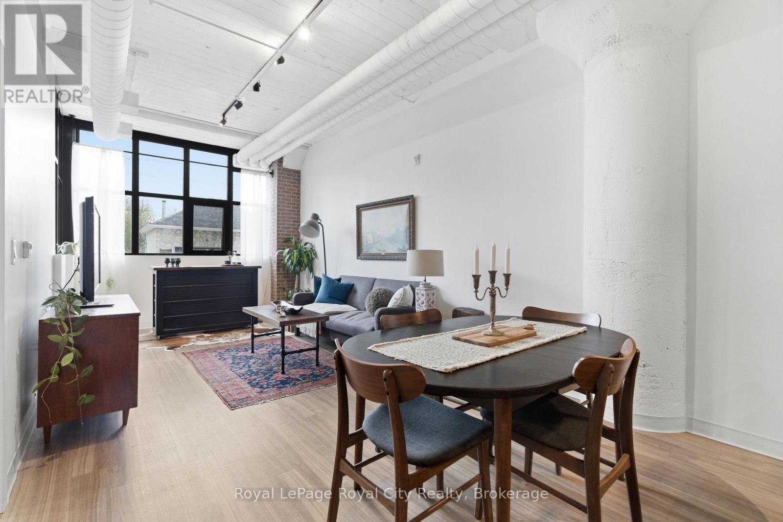 #112 120 HURON STREET - 1