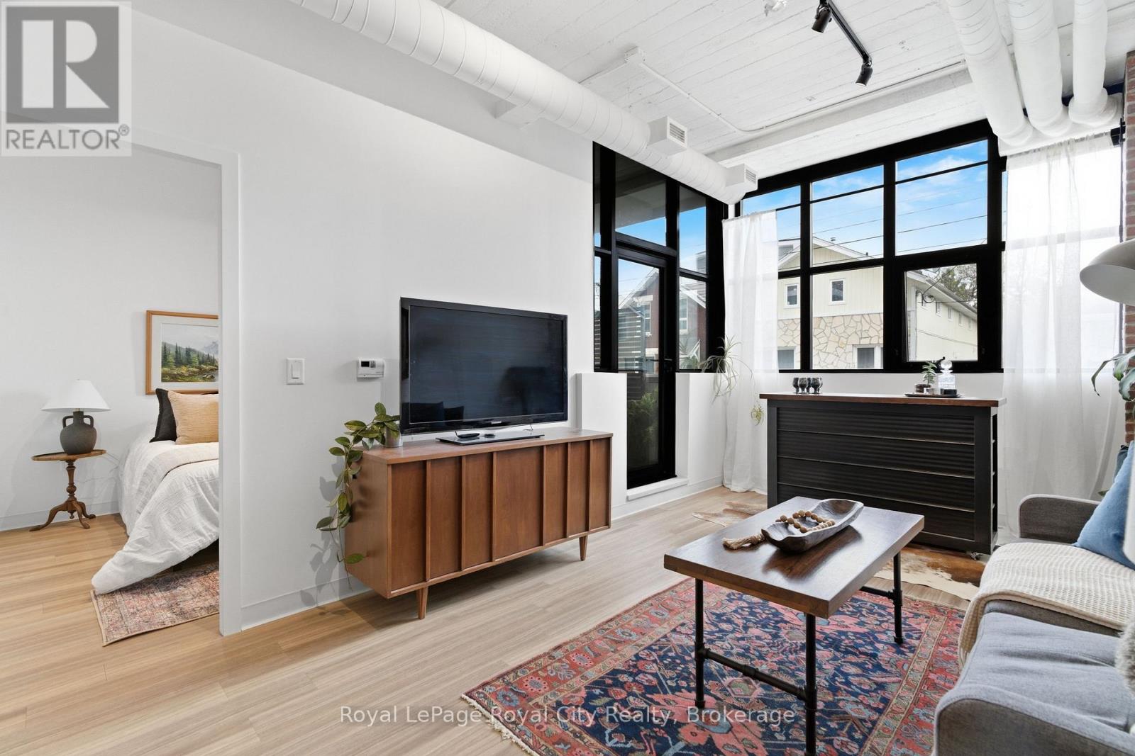 #112 120 HURON STREET - 13