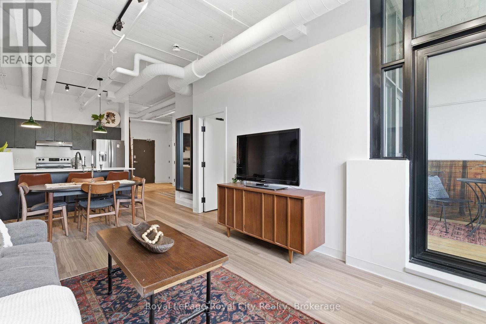 #112 120 HURON STREET - 15