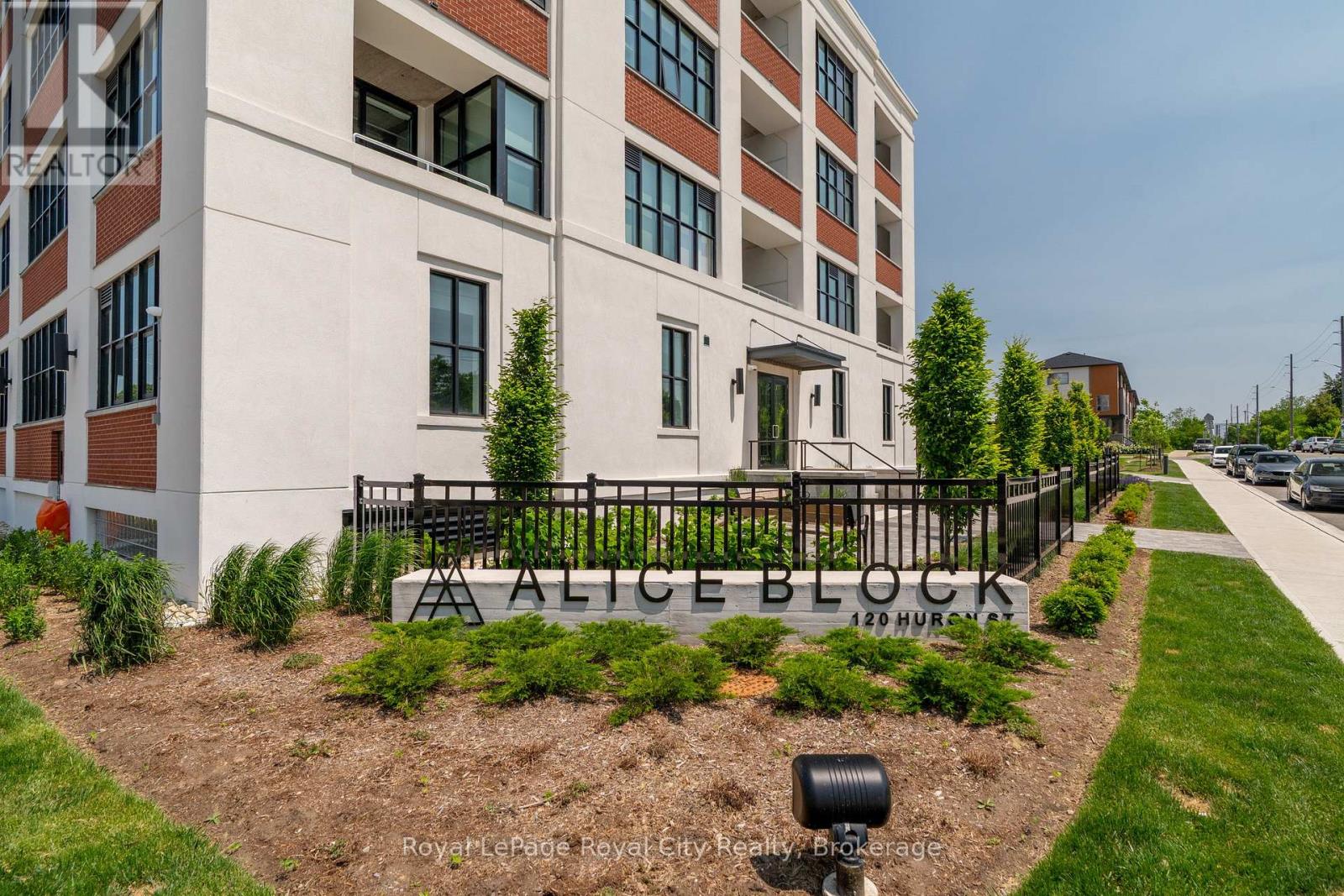 #112 120 HURON STREET - 2