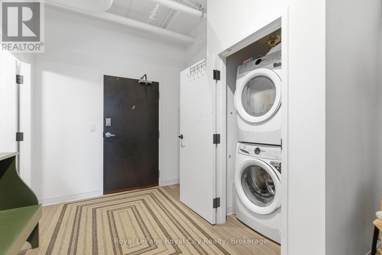 #112 120 HURON STREET - 23