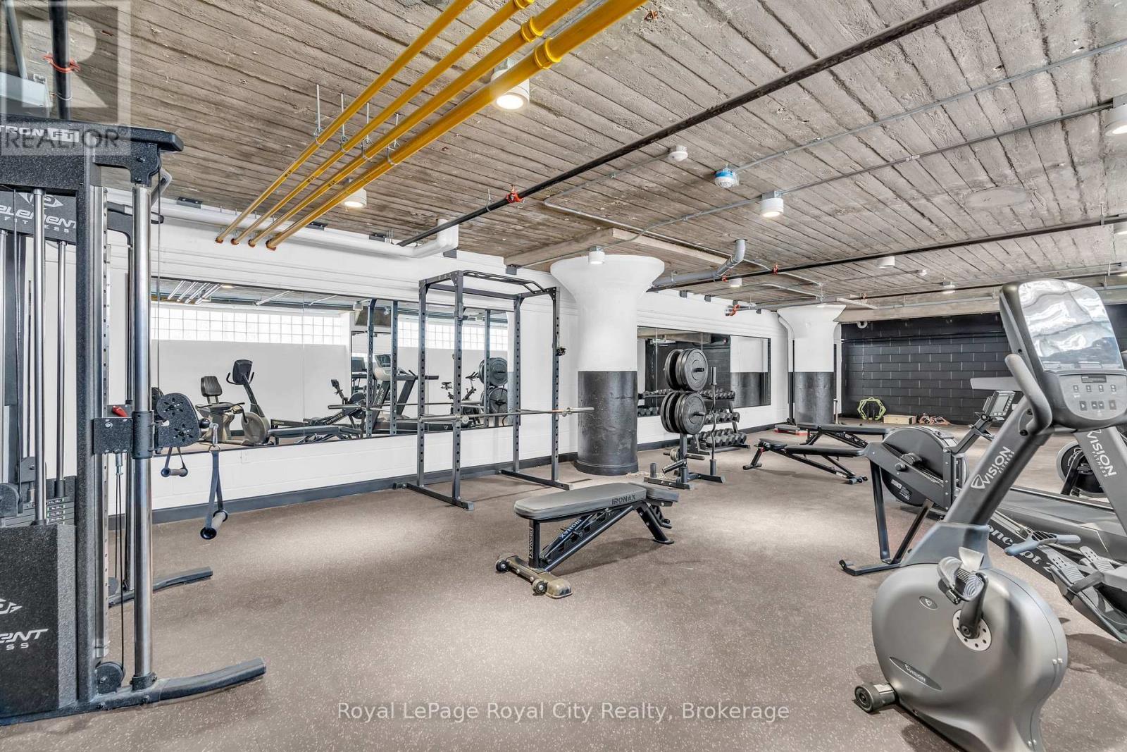 #112 120 HURON STREET - 28