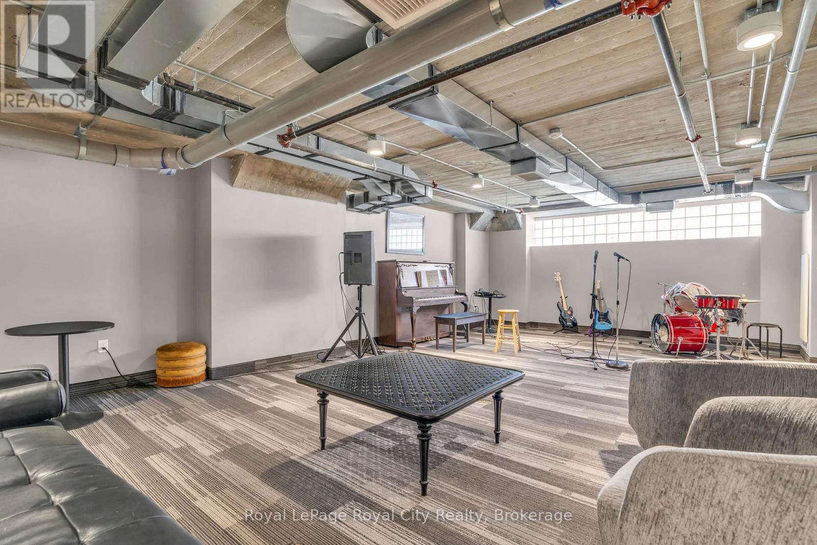 #112 120 HURON STREET - 31