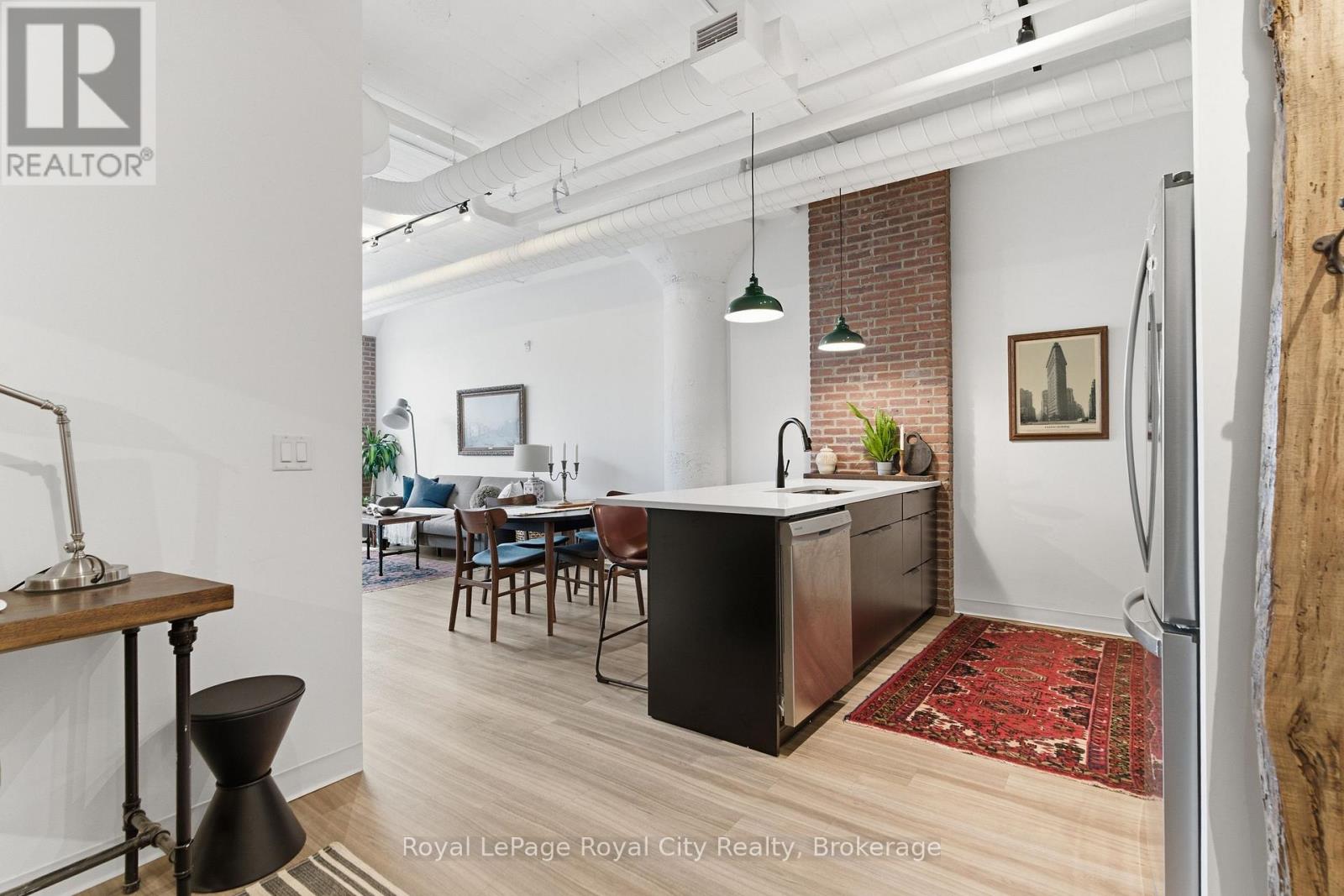 #112 120 HURON STREET - 8
