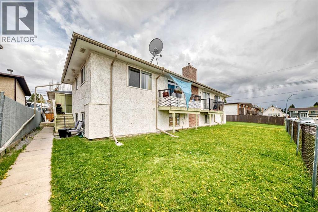 1-6, 8 Huntley Close NE - 29