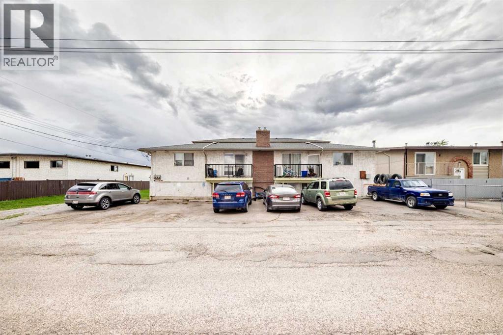 1-6, 8 Huntley Close NE - 32