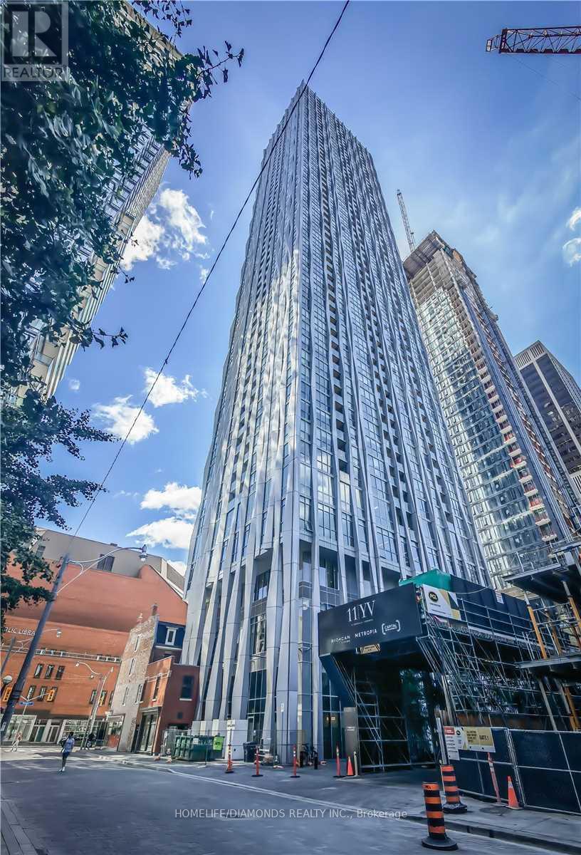 #3302 1 YORKVILLE AVENUE - 1