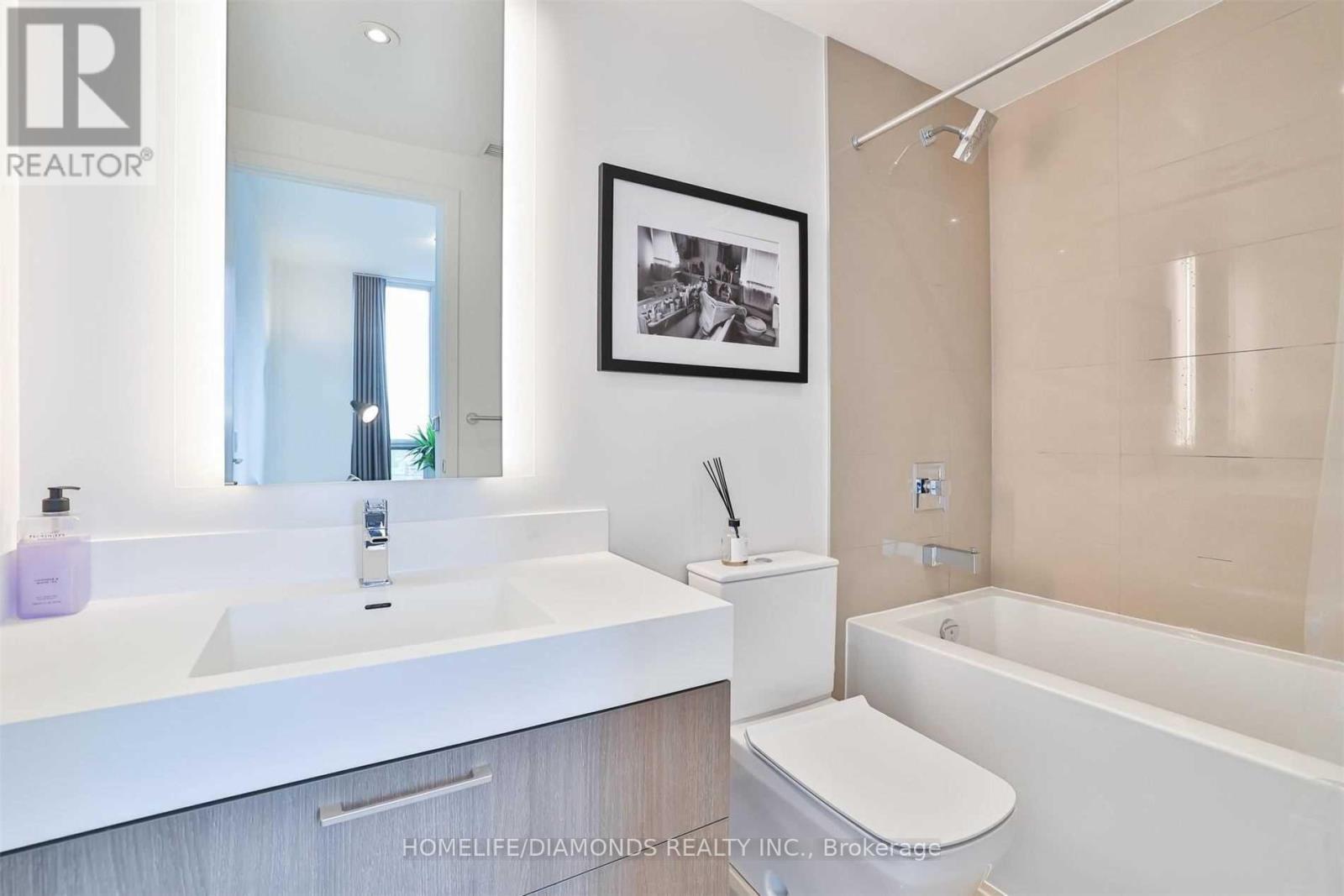 #3302 1 YORKVILLE AVENUE - 17