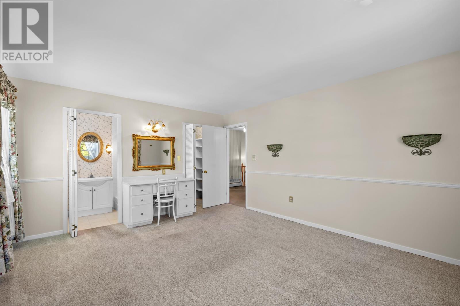 16 Montgomery Drive - 18