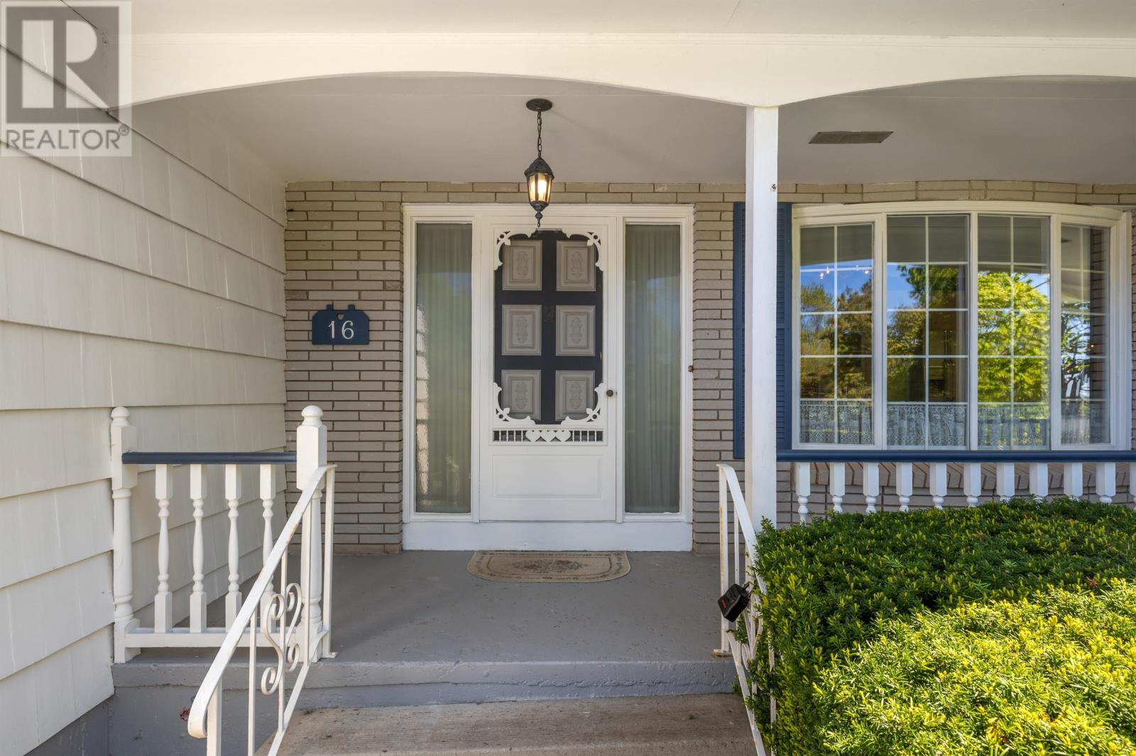 16 Montgomery Drive - 2