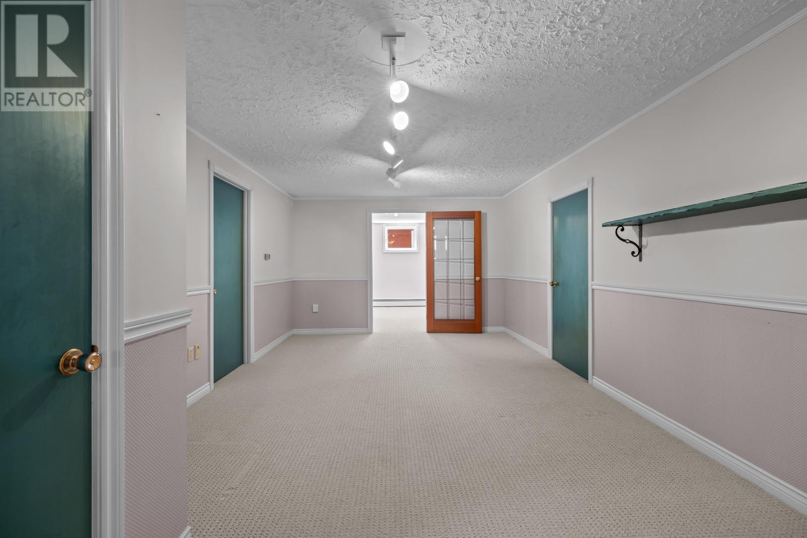 16 Montgomery Drive - 33
