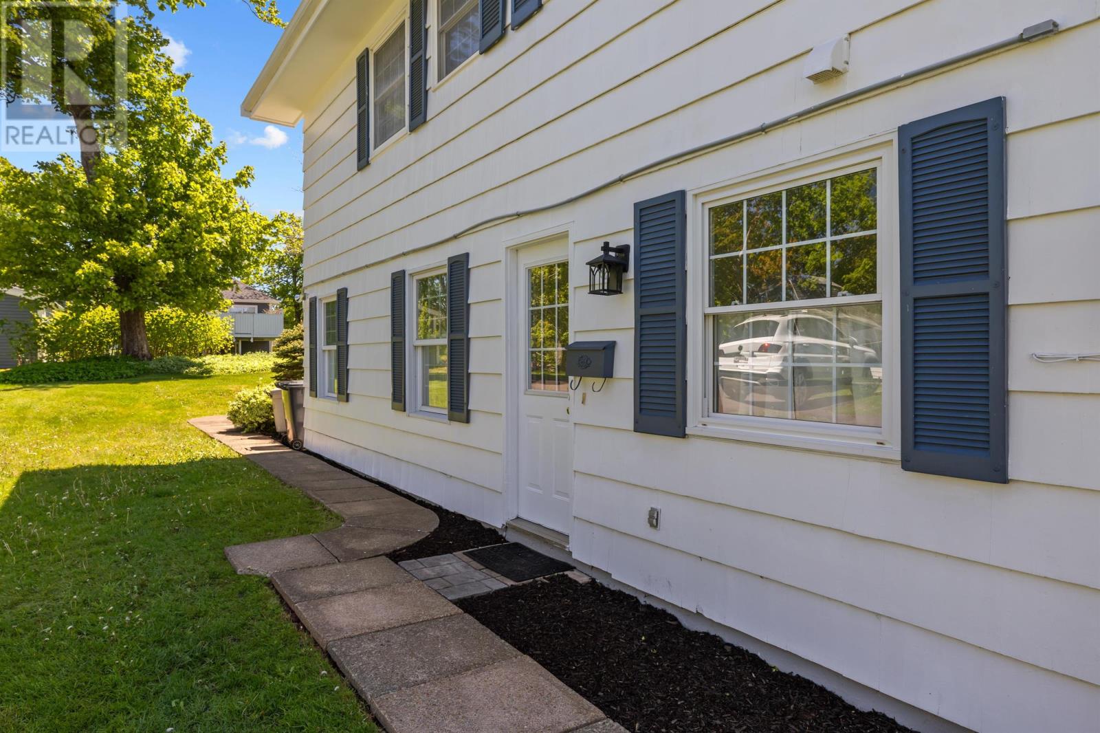 16 Montgomery Drive - 40