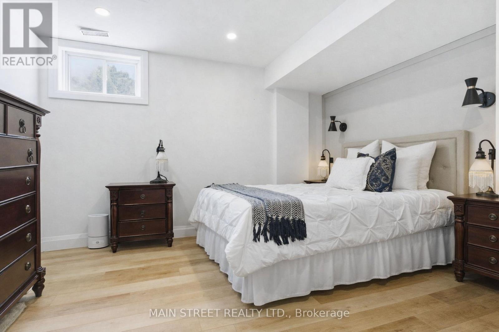 2 GOOSEBERRY LANE - 34