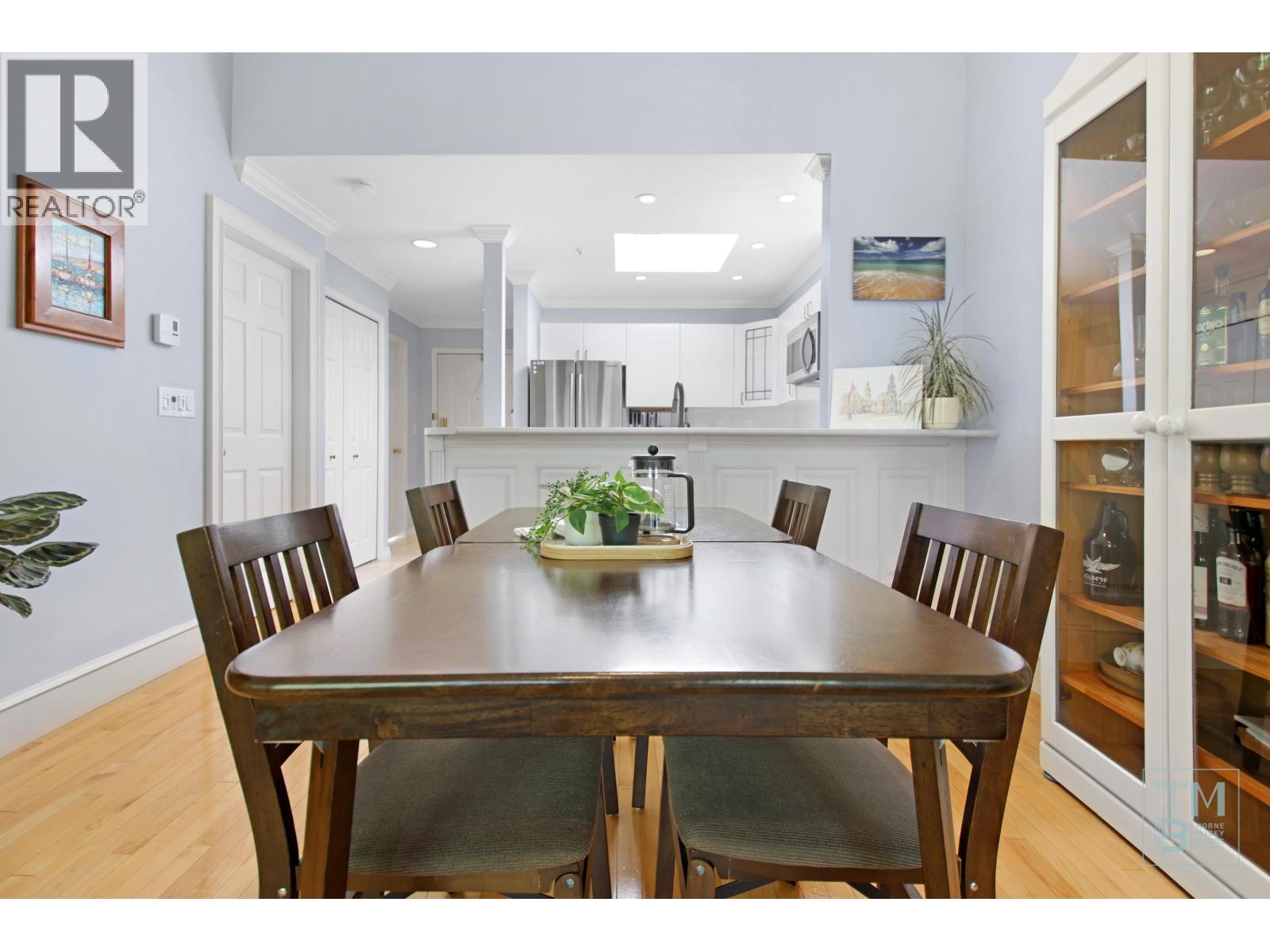 411 128 W 8TH STREET, North Vancouver