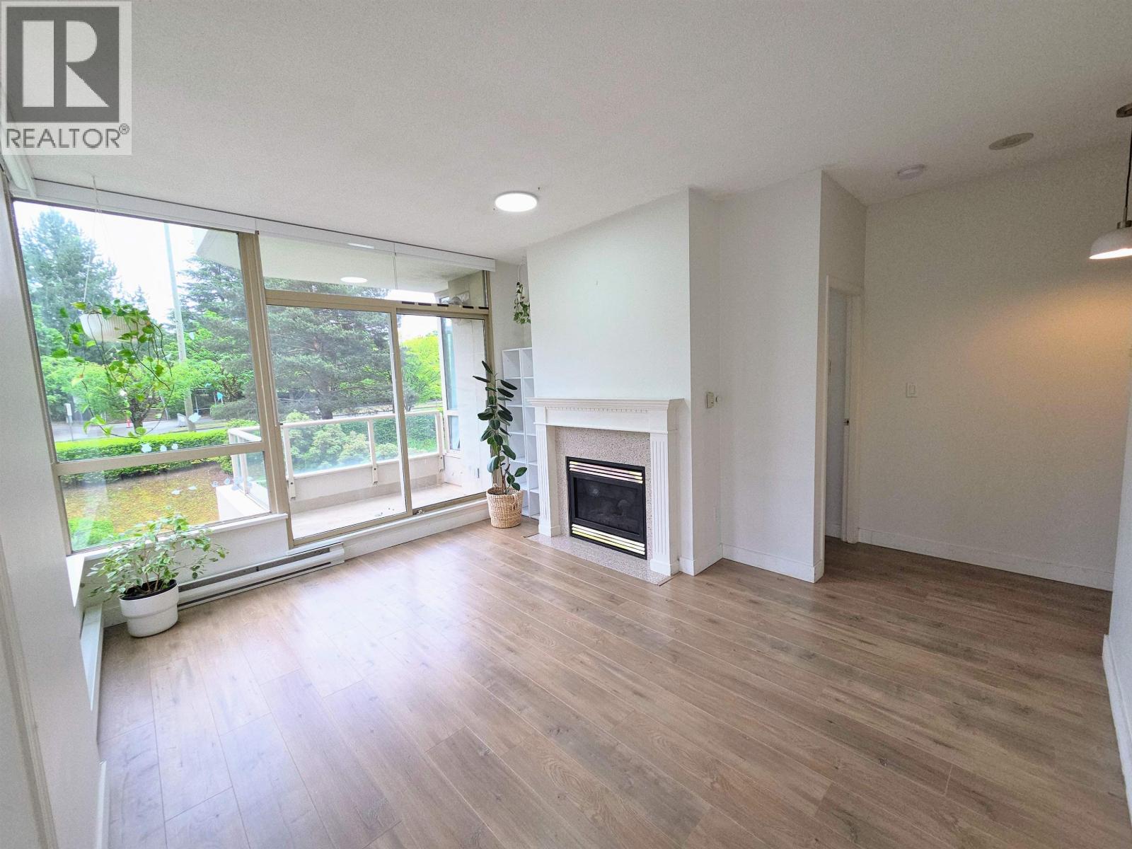 302 6838 STATION HILL DRIVE