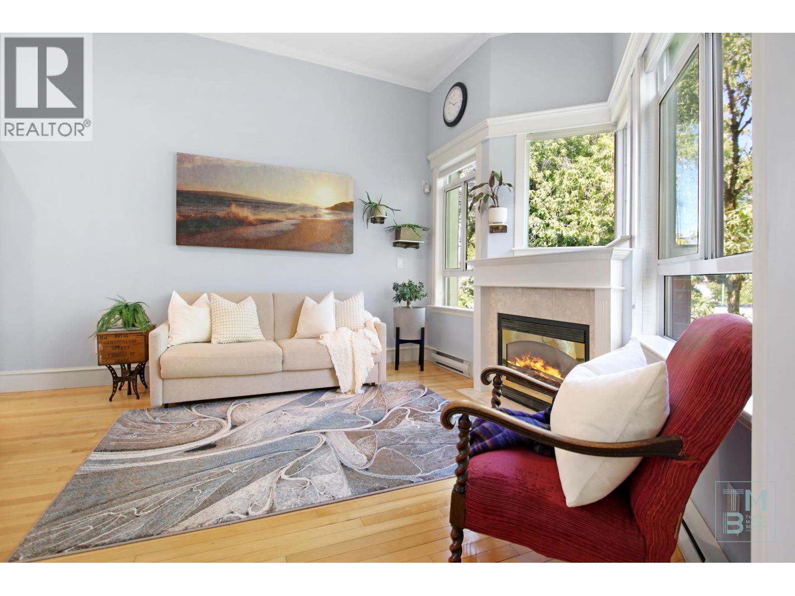 411 128 W 8TH STREET, North Vancouver