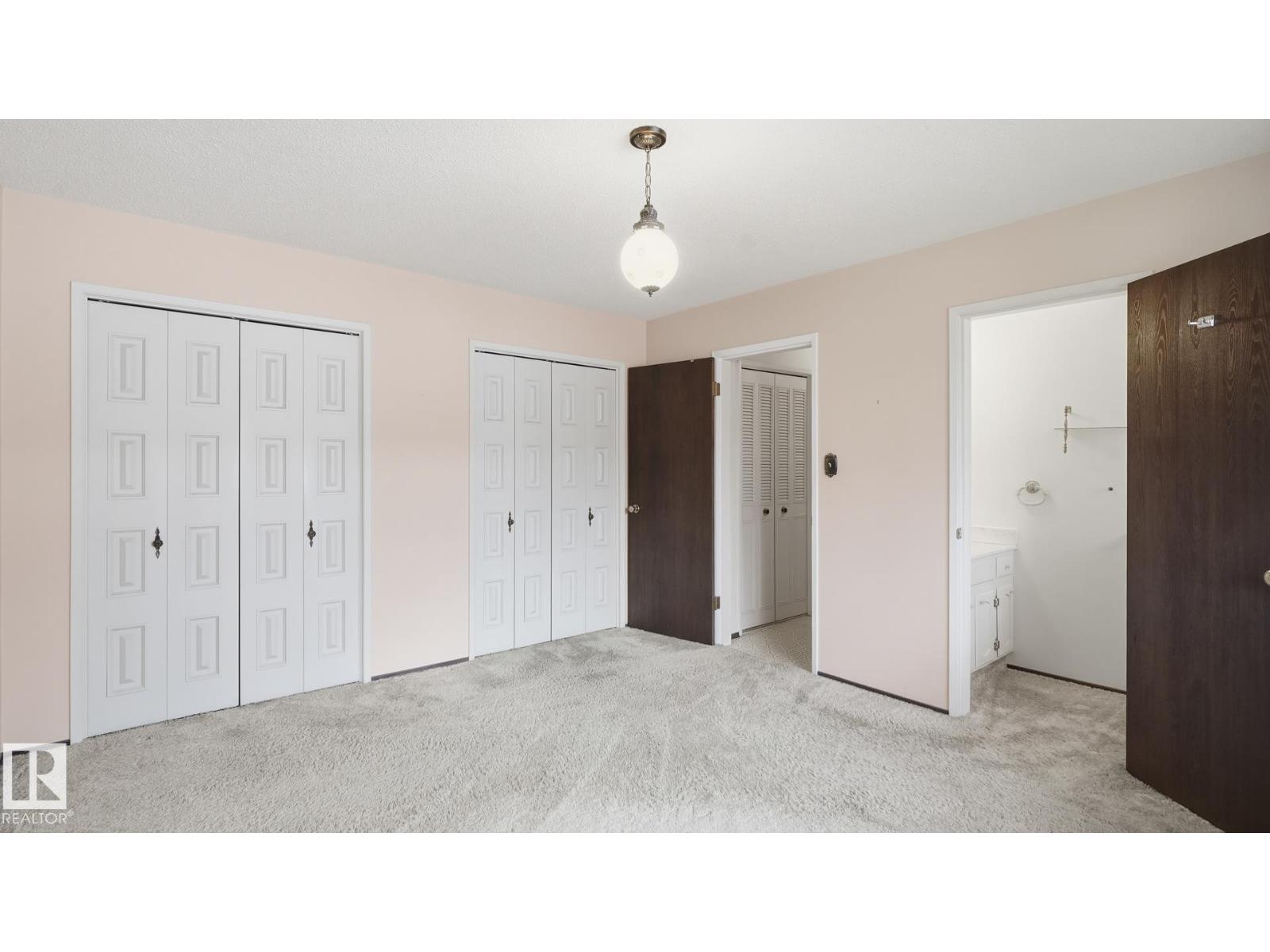 7408 40 AV NW - 16