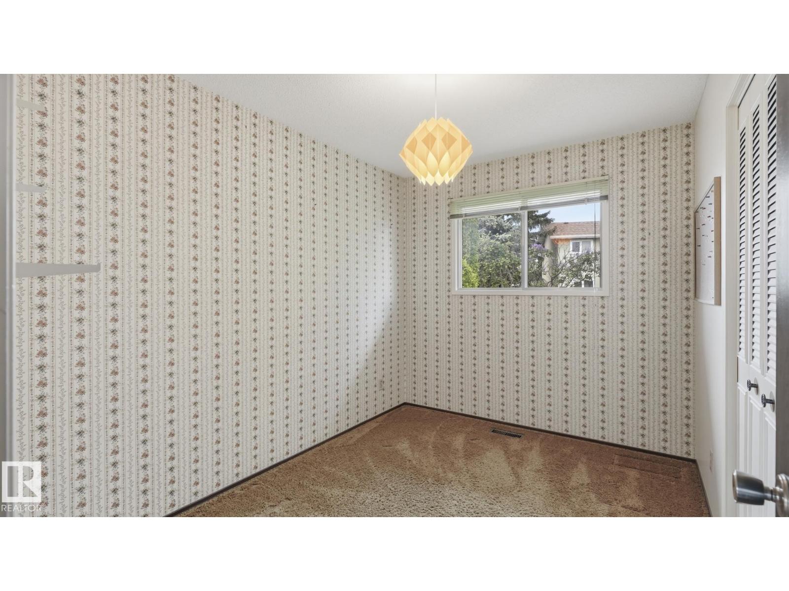 7408 40 AV NW - 18
