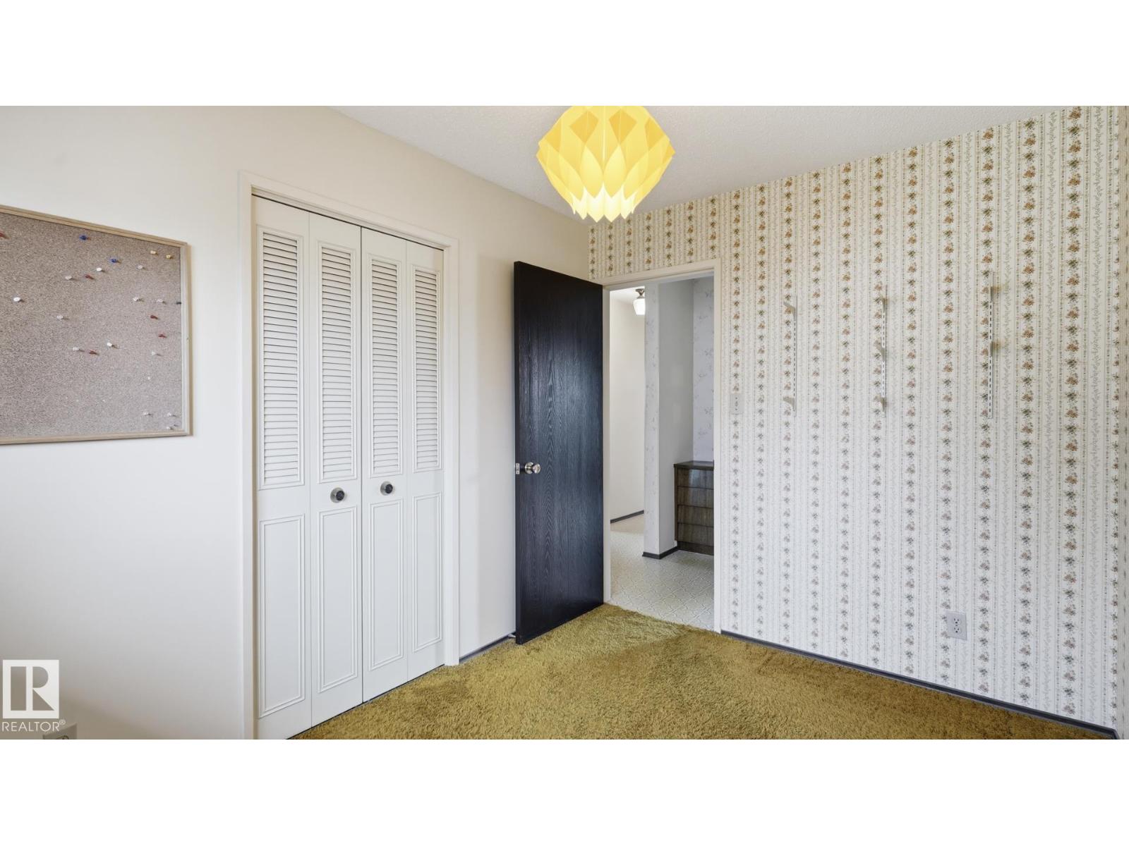 7408 40 AV NW - 19