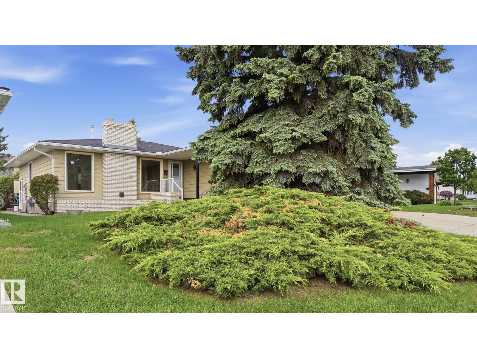7408 40 AV NW - 2