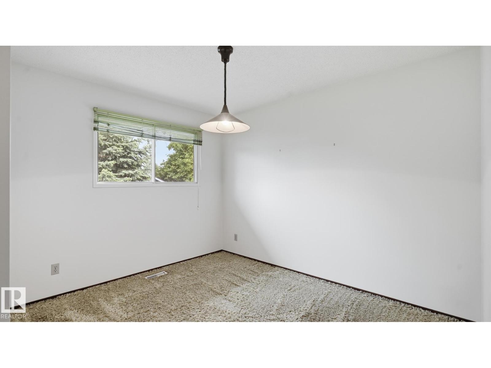 7408 40 AV NW - 21