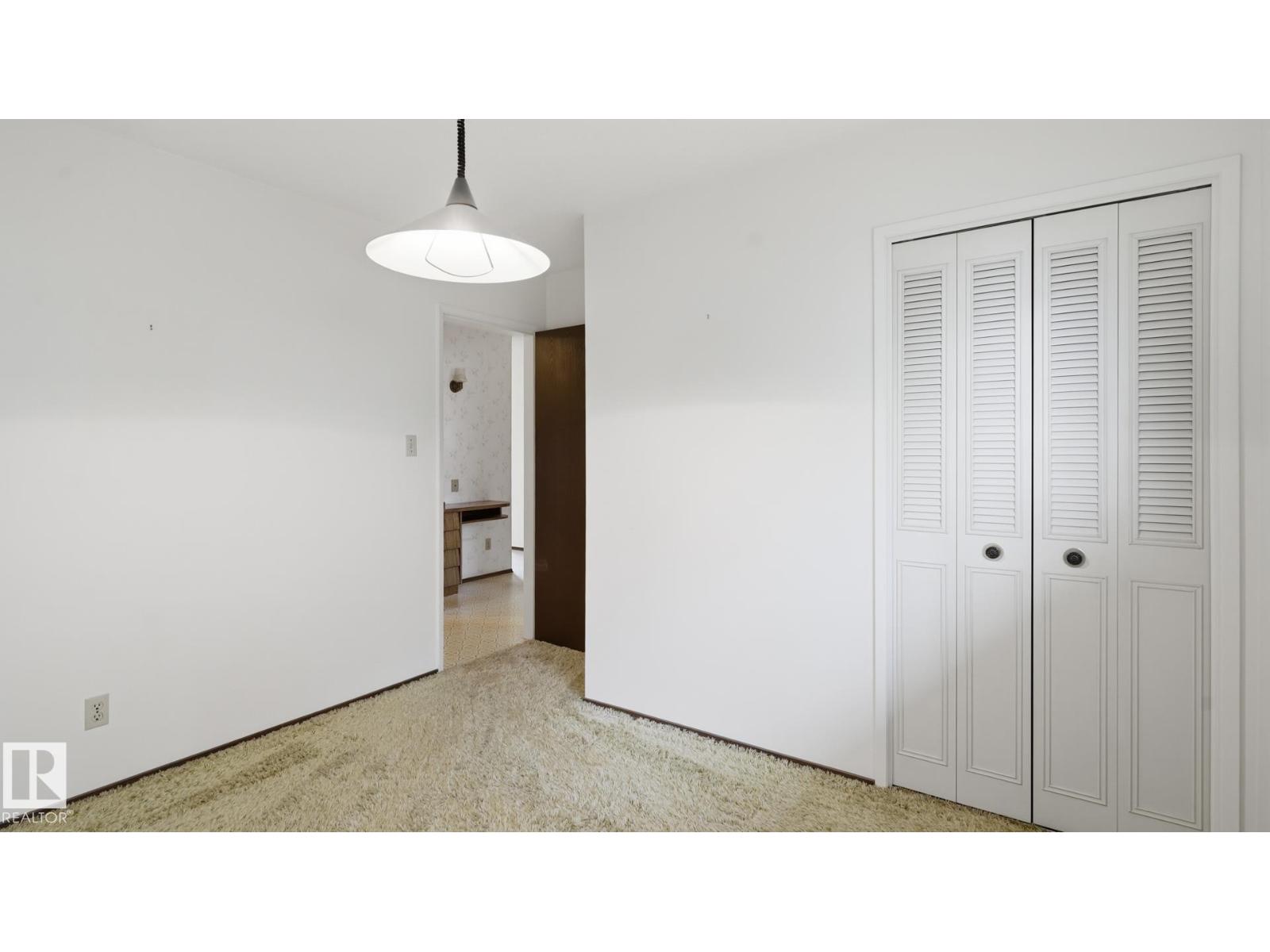 7408 40 AV NW - 22