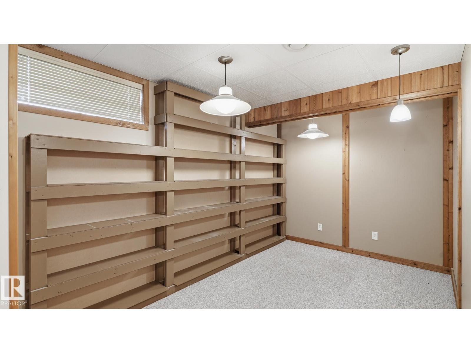 7408 40 AV NW - 26