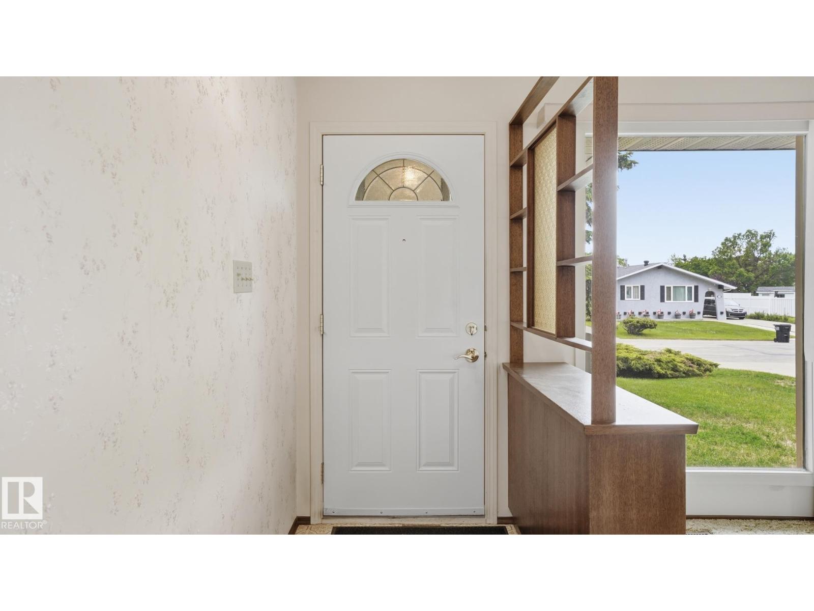 7408 40 AV NW - 3